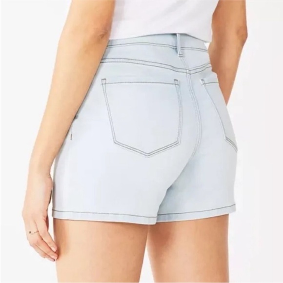 NINE WEST High Rise Button Front Light Blue Denim Jean Shorts - Size 18 - NWT - Picture 2 of 5